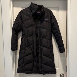 Patagonia XS Women’s Black Puffer long coat warm